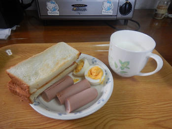 朝食 ベーコントーストサンド