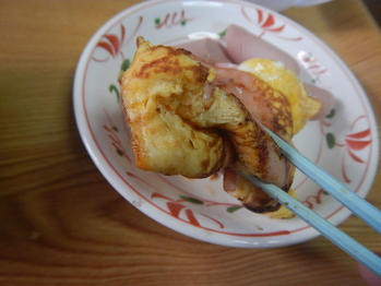 朝食 ハムエッグ